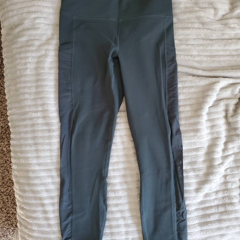 Fabletics leggings in Dark Green